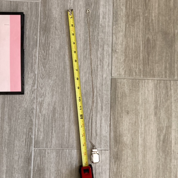 Victoria secret bombshell necklace solid fragrance. - Picture 4 of 6